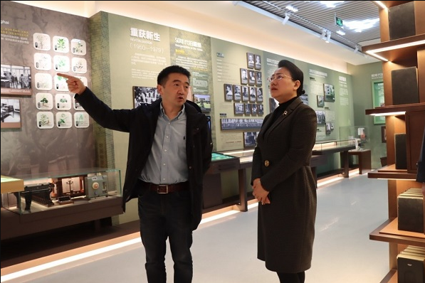 保定市副市長(zhǎng)楊偉坤一行訪問(wèn)上海藥物所